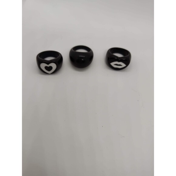 Heavy Black Resin Rings - Picture 3 of 4